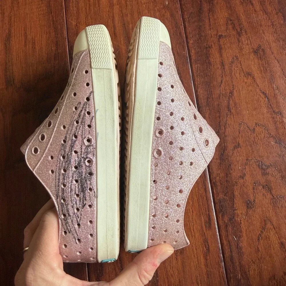 Native Jefferson Slip On Shoes Kids C12 Pink Glitter Sparkly Play Beach READ